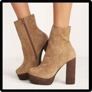 ❤️Free People Jeffrey Campbell Skyline
Platform Ankle 71/2❤️